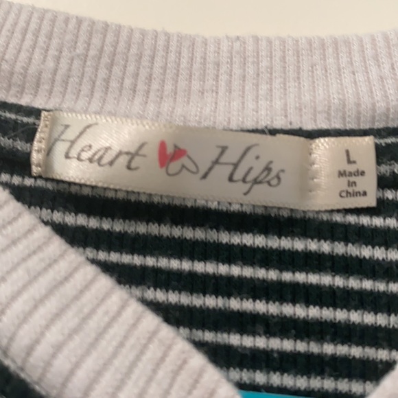 Black and white striped short sleeve - Picture 2 of 4